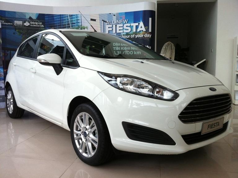 đầu xe Fiesta 1.5 AT 5D