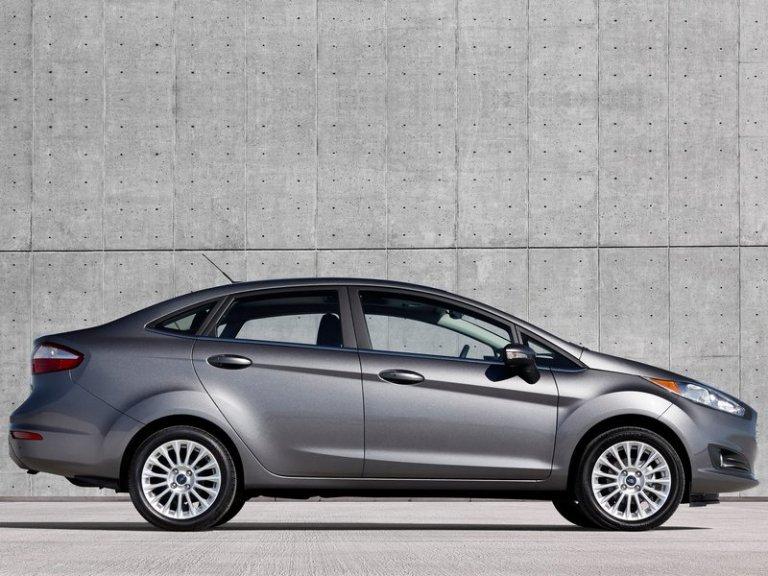 XE Ô TÔ FORD DÒNG FIESTA 4 CỬA 1.5 AT TITANIUM