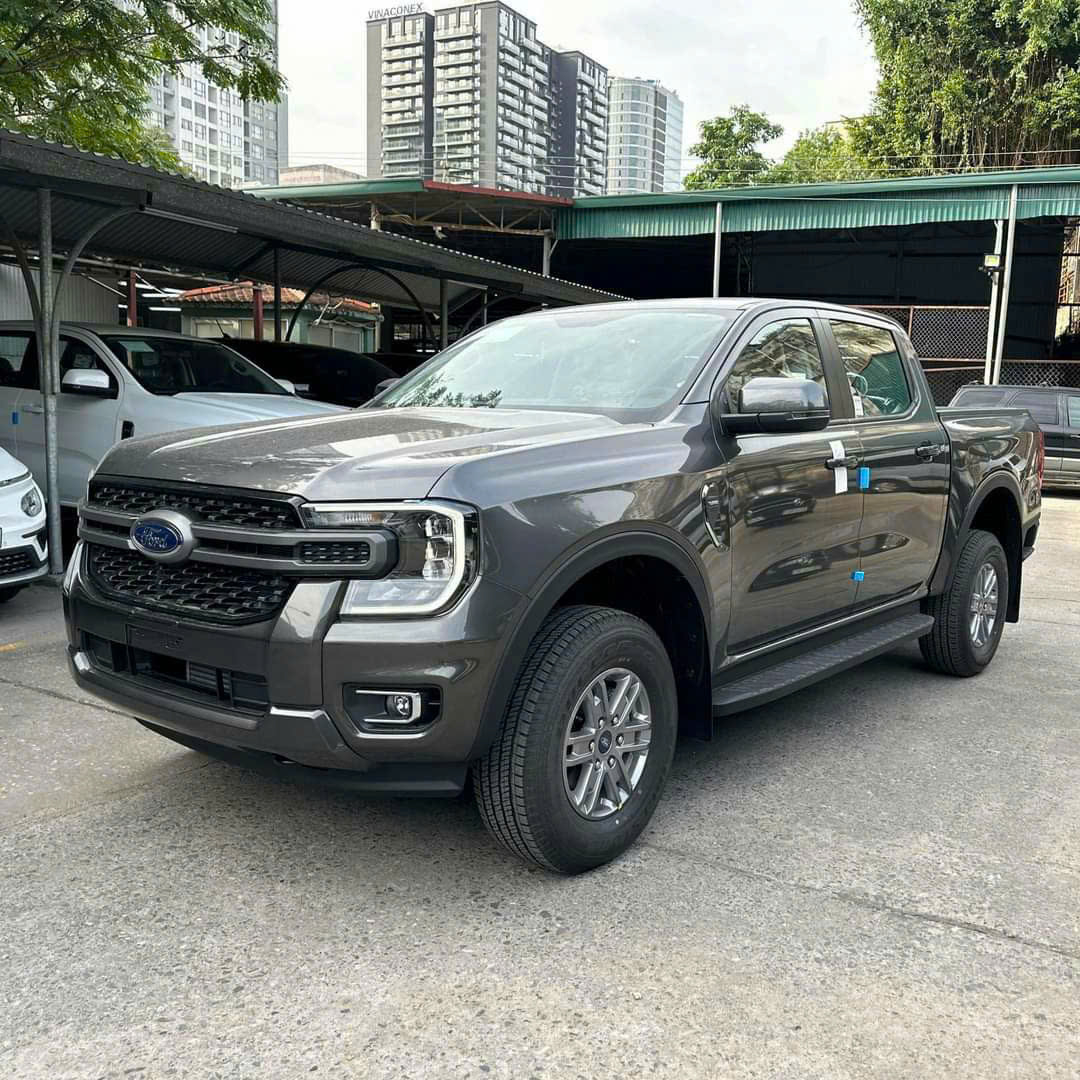 Ford ranger xls ghi xám